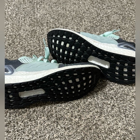 Adidas boosts - Picture 2 of 4